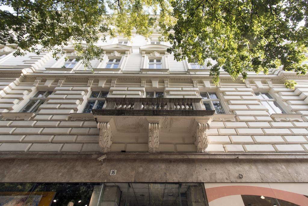Luxury Apartment By Hi5 -Andrassy Suite Budapest Eksteriør bilde